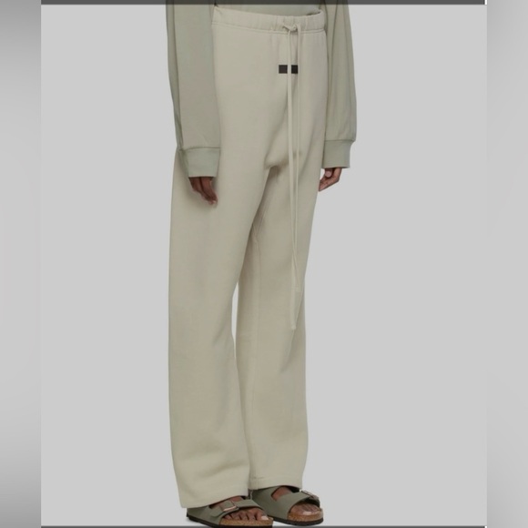 Essentials Fear of God wheat Relaxed sweatpants - Picture 5 of 5